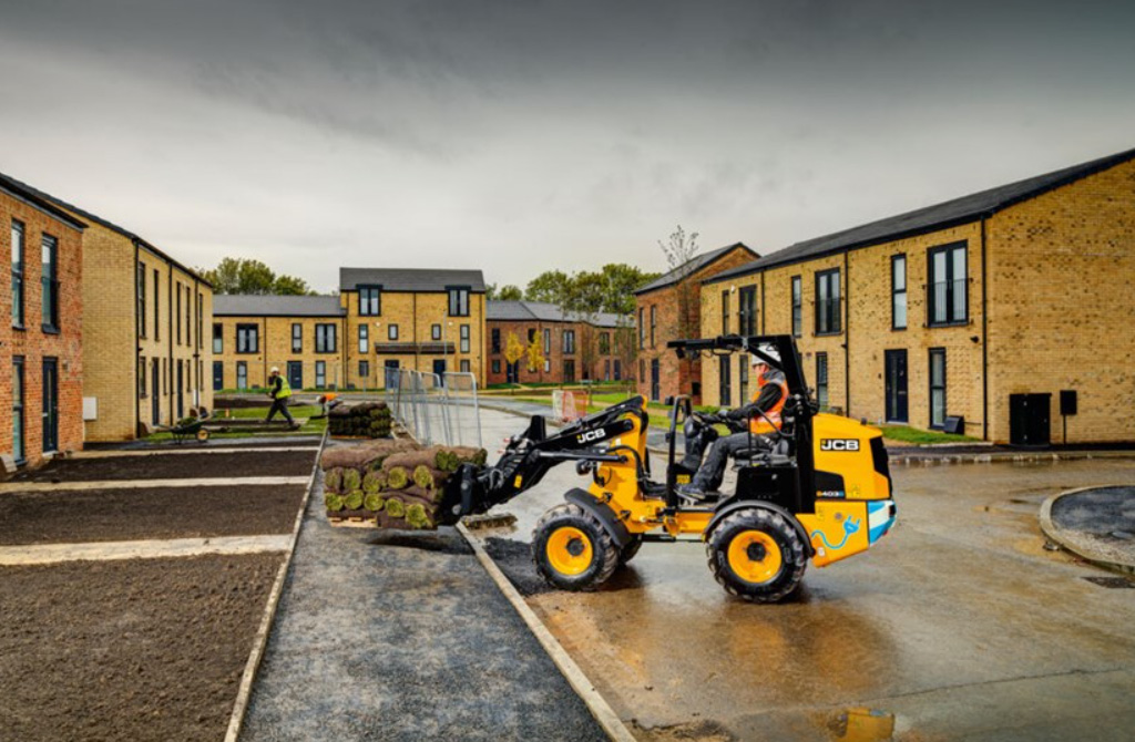 Jcb Launches Zero Emission E Compact Electric Loader Plant