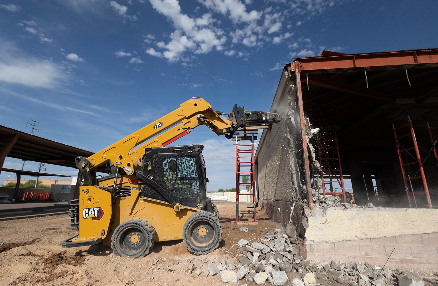 Caterpillar Launches New Cat Skid Steer Loaders & Compact Track Loaders