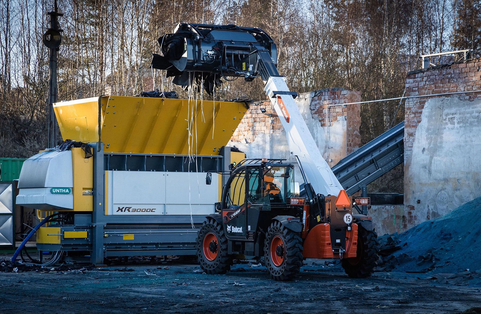 Bobcat R-Series Waste Expert Telehandlers Show Their Mettle In Waste And Recycling Markets Across EMEA